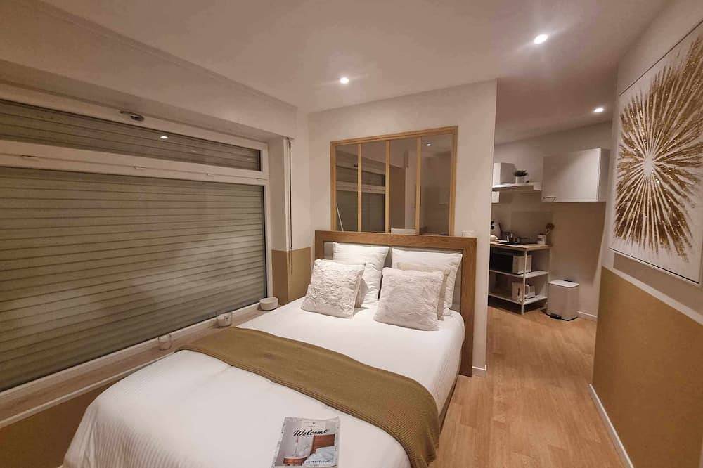 Ganze Wohnung, The White cosy, maxi studio in the city center, 1 km from the train station, tourism/business in Calais, Calais und Umgebung