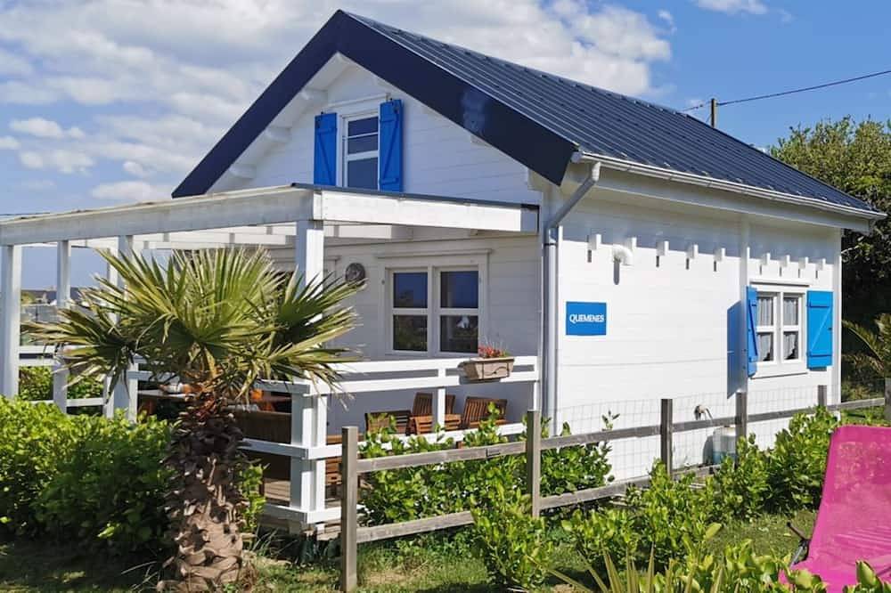 Chalet vue mer, plages et sentier Gr 34 à 150 m, jardin privé in Plouarzel, Région de Brest