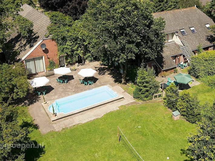 Ferienhaus für 16 Personen, mit Seeblick und Terrasse sowie Garten