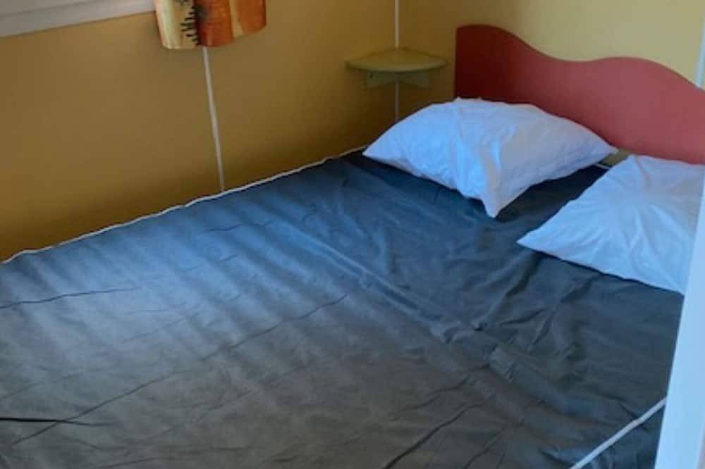 Mobil-home 4 pers avec Terrasse à Vic-sur-Cère in Vic-sur-Cère, Région d'Aurillac