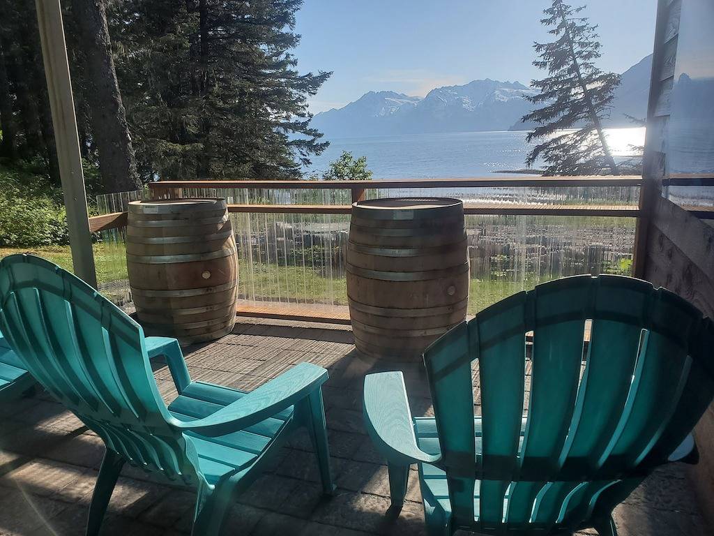 Amazing view of the ocean and mountains, in natural setting. in Valdez, Wrangell - St. Elias Nationalpark