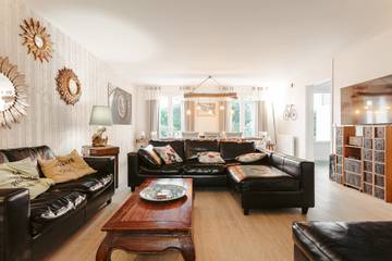Vacation Rental for 8 Guests in Le Bois-Plage-en-Ré, Côte des Fleurs, Picture 1