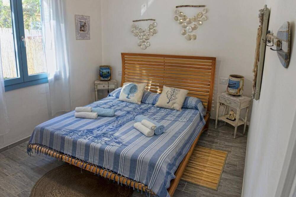Casa Cristina, a step from Porto Pino beach in Porto Pino, Sant'Anna Arresi