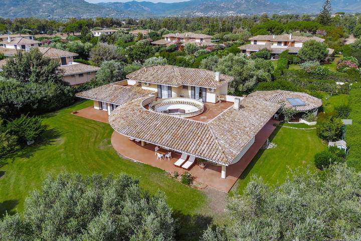 Ferienhaus für 10 Personen, mit Balkon und Garten in Nora