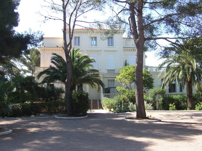 Gîte pour 6 personnes, avec jardin ainsi que terrasse et piscine, animaux acceptés dans Boulouris - 4