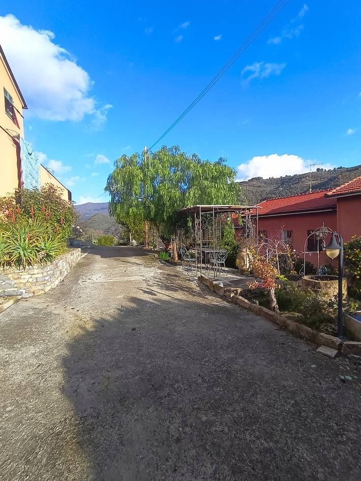 Ferienwohnung für 5 Personen, mit Terrasse und Garten in Dolcedo