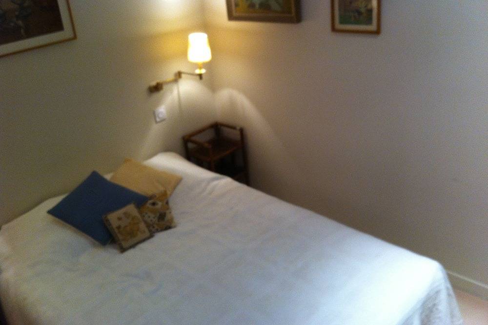 Belle chambre Montparnasse-Raspail dans Immeuble en pierre de taille a Paris in Quartier du Montparnasse, Paris