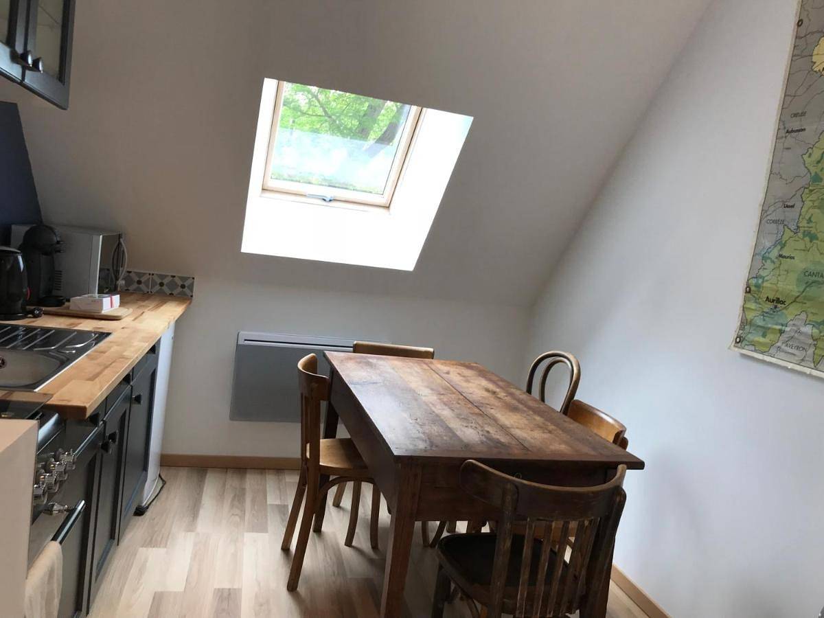 Three-Bedroom Cottage in Chemilly, Allier