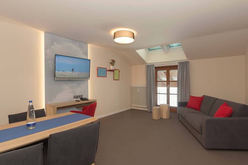 Ganze Wohnung, Dachstudio mit separatem Schlafzimmer in Obersalzberg, Berchtesgaden