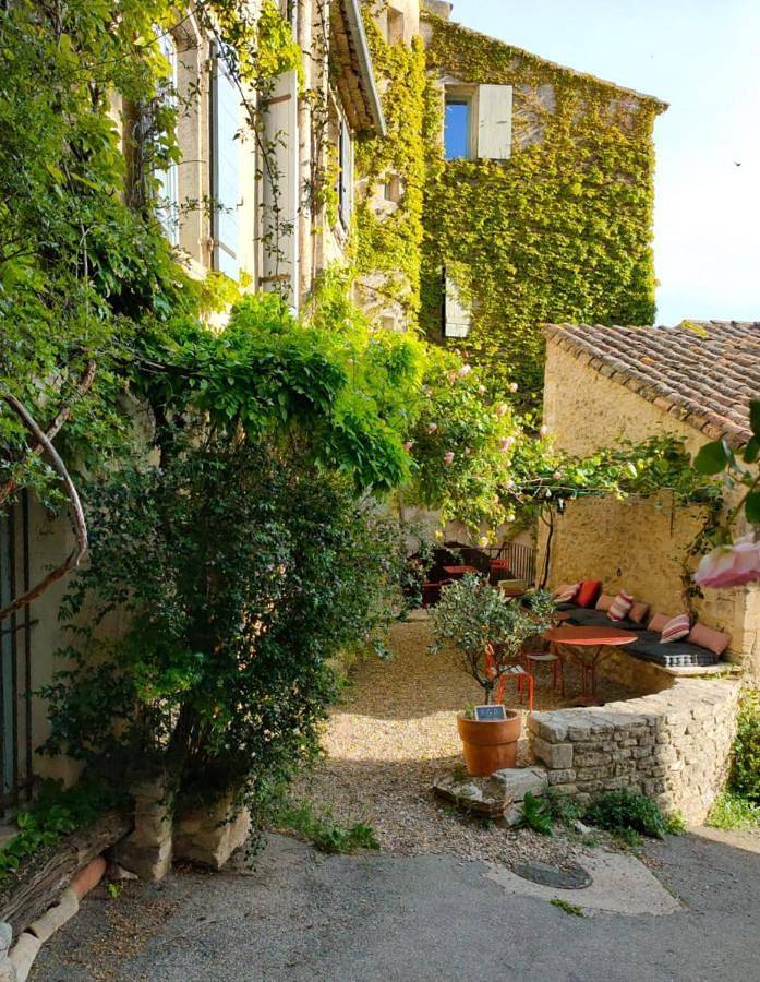 Chambre d’hôte pour 2 personnes, avec Terrasse et Vue à Saignon