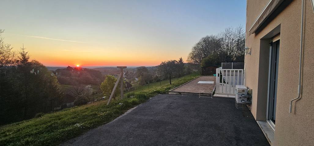 Gîte pour 5 personnes, avec jardin ainsi que piscine et terrasse à Beynat - 4