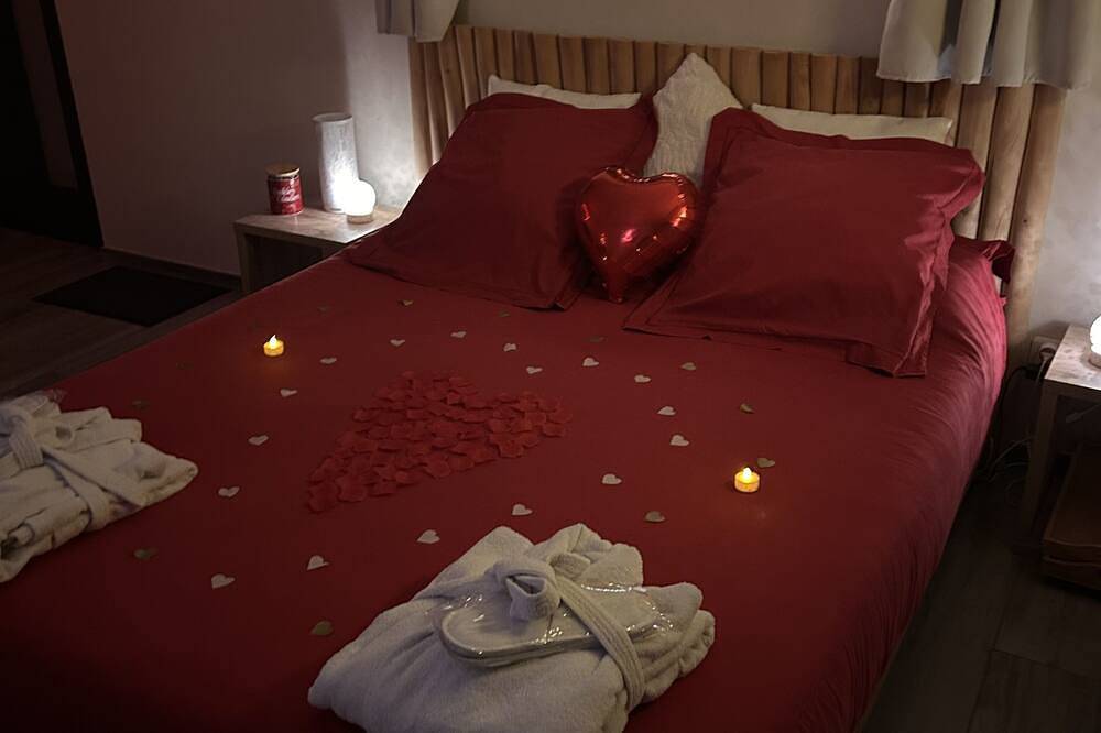 Suite Avec Jacuzzi Privatif à 15 min D'amiens in Tilloy-lès-Conty, Región de Amiens