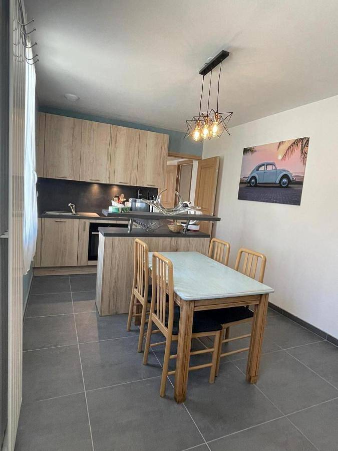 Location de vacances pour 5 personnes, avec Terrasse et Jardin ainsi que Bassin pour enfant et Piscine dans Germigny