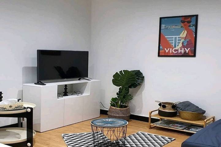 Gîte pour 4 personnes, avec jacuzzi dans Thermes Callou - 3