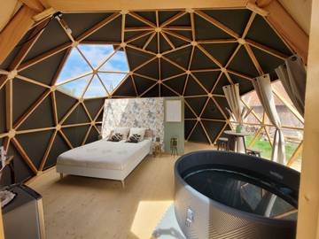 Gîte pour 2 personnes, avec jacuzzi et terrasse dans 