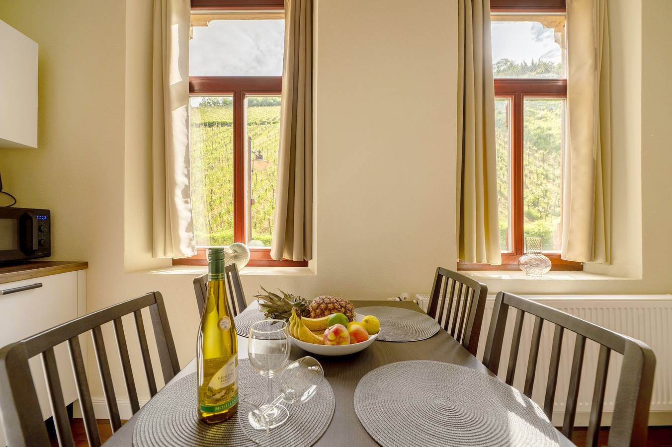 Ganze Wohnung, Ferienwohnung 'Alte Stadtvilla Am Weinberg 4' mit Gemeinschaftsgarten und Wlan in Traben-Trarbach, Bernkastel-Kues & Umgebung