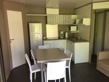 Camping für 4 Personen in Region Mauriac, Cantal, Bild 2