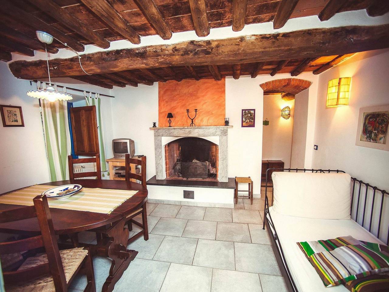 Appartamento intero, Wohnung 'Seventh Heaven' mit Gemeinschaftspool in Massa, Riviera Toscana