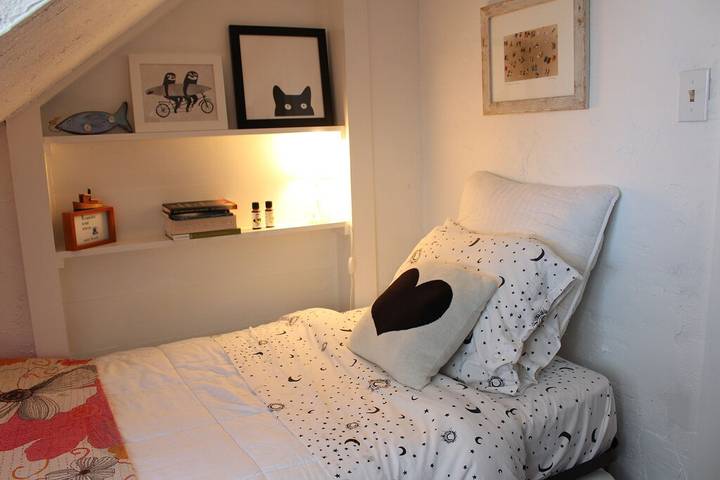 Vacation rental for 7 people, with terrace and yard as well as hot tub in Martha's Vineyard