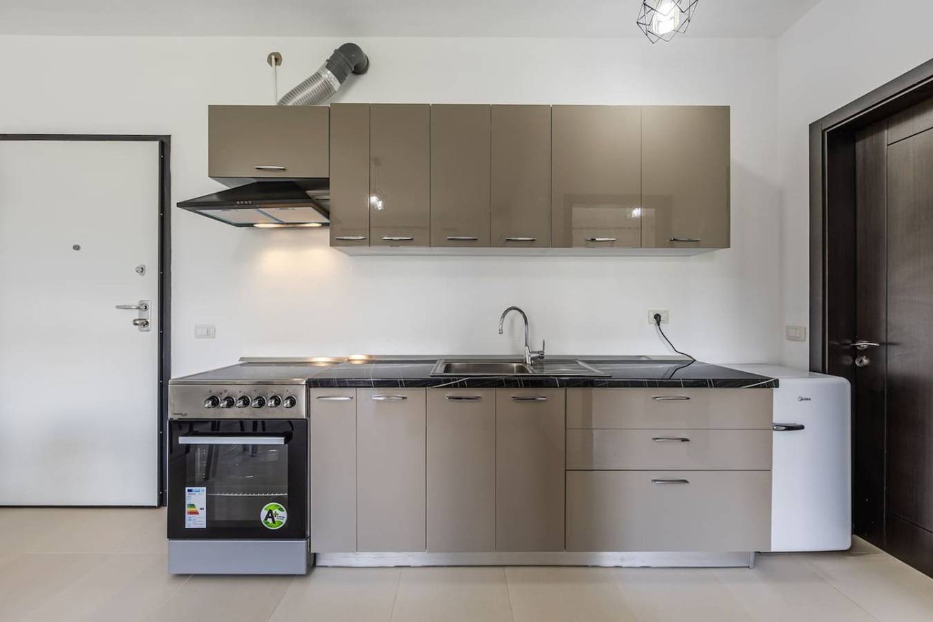 Geheel appartement, Waterfront Cozy Apartment | 1Br with Free Parking in Shëngjin, Lezhë (stad)