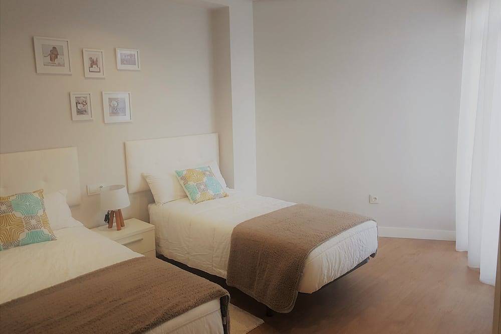 Appartement entier, Appartement spacieux rénové dans un style moderne, situé dans la Pza. Ourense majeur in Orense, Orense Région