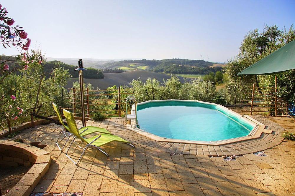 Lovely Barn with Private Poolnear San Gimignano, between Florence and Siena. in Castelfiorentino, Firenze Provinsen