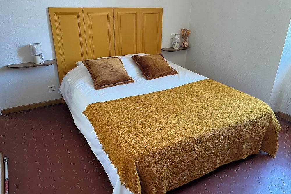 House in the village, near Avignon in Barbentane, Region de Arles