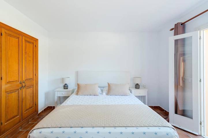 Appartement entier, Casa Massieu - Relax steps from the beach in Son Xoriguer, Ciutadella