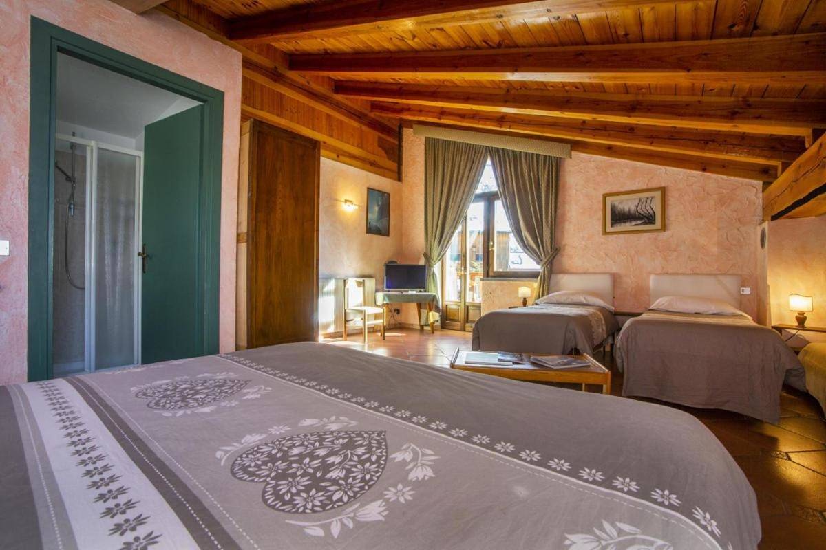 Hotel Chalet Joli in La Palud, Courmayeur