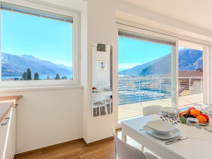Ferienwohnung für 4 Personen, mit Garten und Seeblick sowie Balkon am Comer See - 2