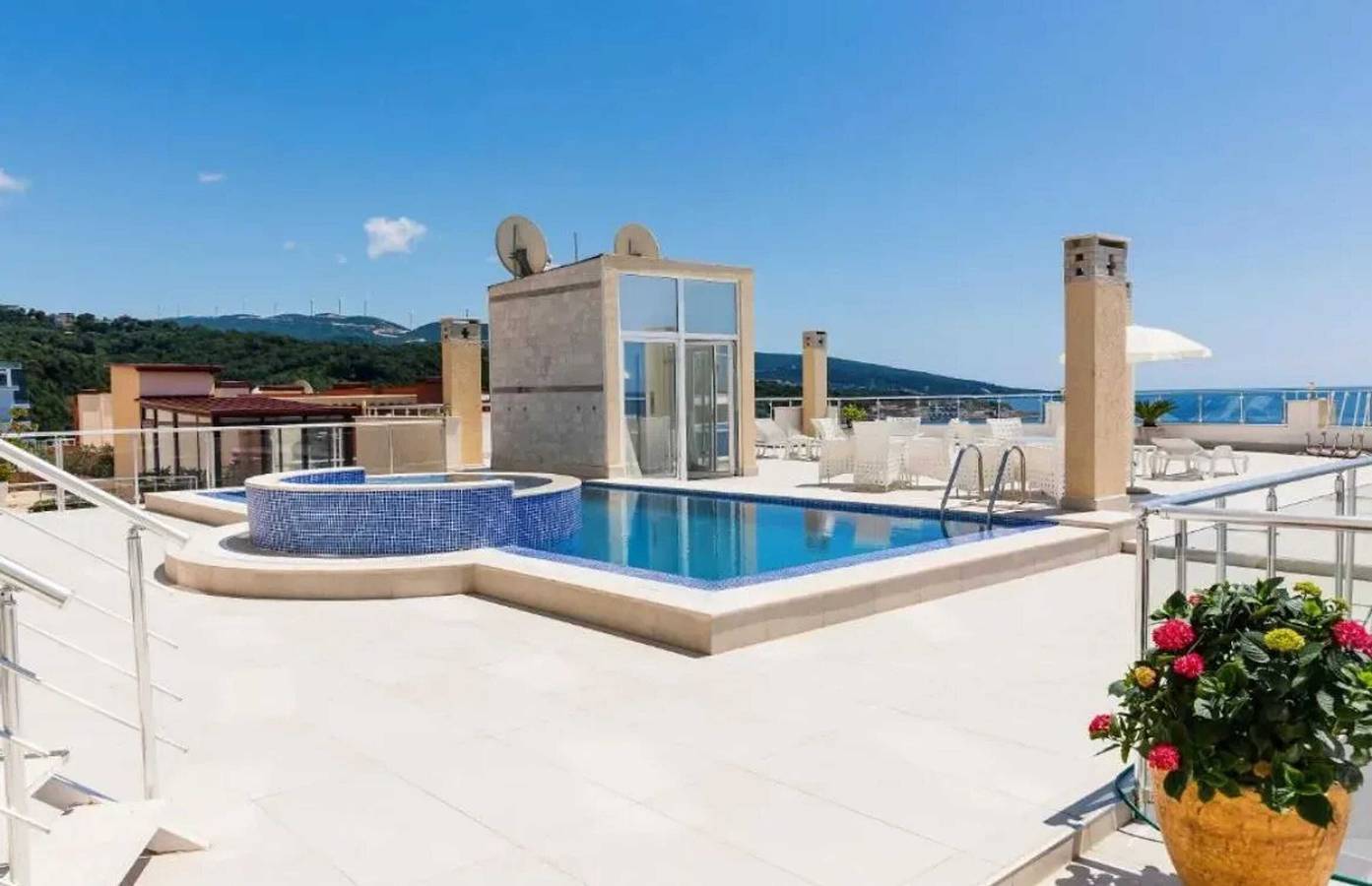 Ganze Wohnung, Moderne Wohnung mit Meerblick in Dobra Voda, 95 m², Pool in Dobra Voda, Montenegro