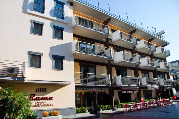 Hotel per 4 persone, con giardino e panorama - 1