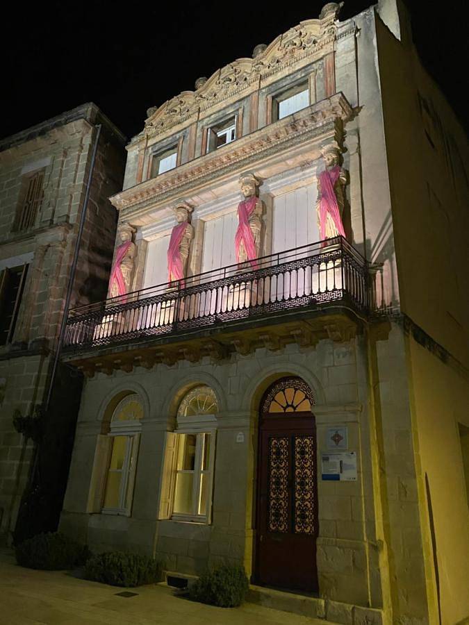 Location de vacances pour 19 personnes, avec balcon ainsi que piscine et vue à Lauzun - 2