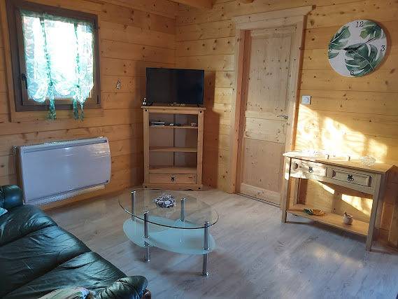 Gîte Bas - Les Chalets du P'Tit Louis in Patornay, Jura Francais