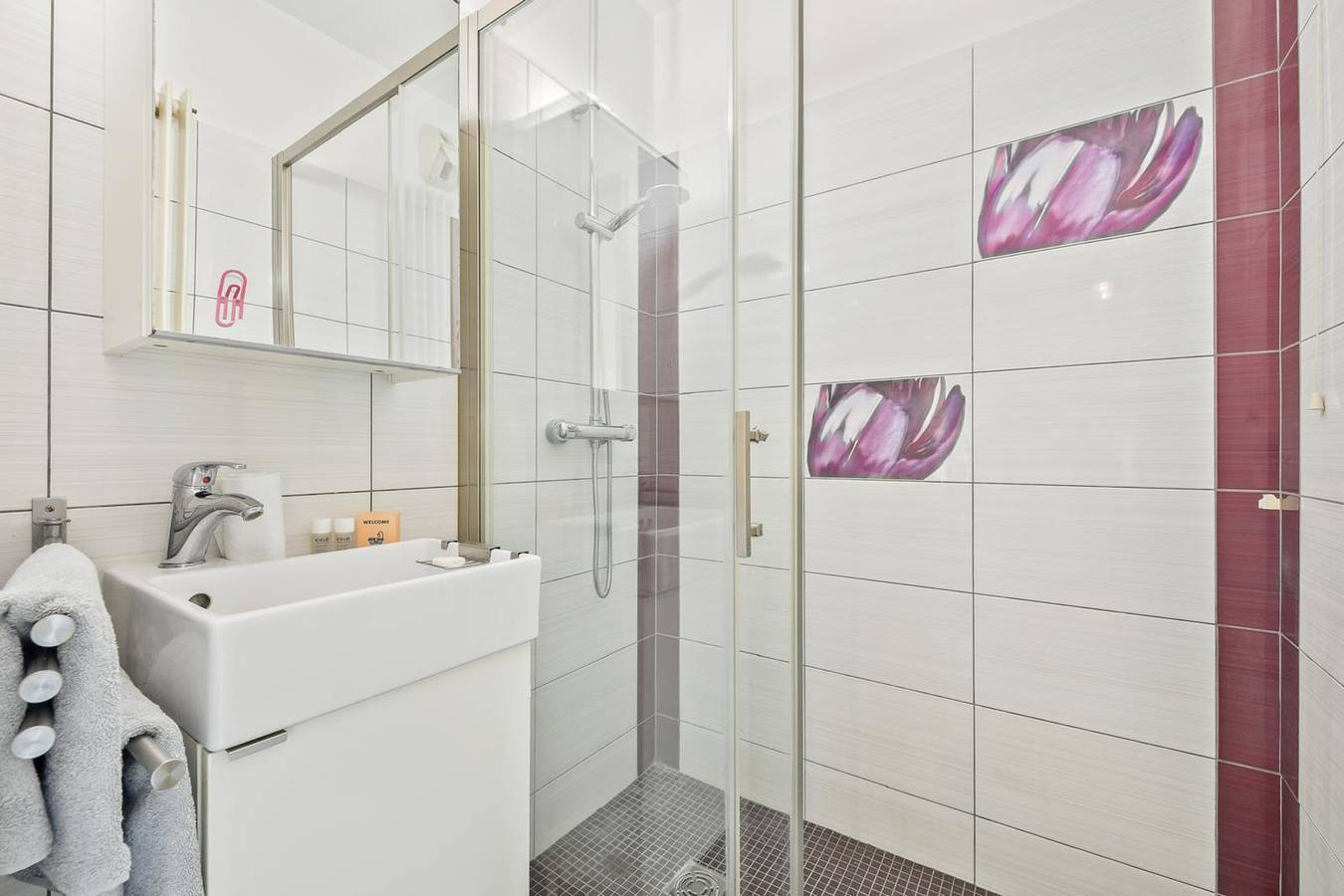 Ganze Wohnung, Apartment in Hyères with Swimming Pool and Balcony in Hyeres, Parc national Port-Cros