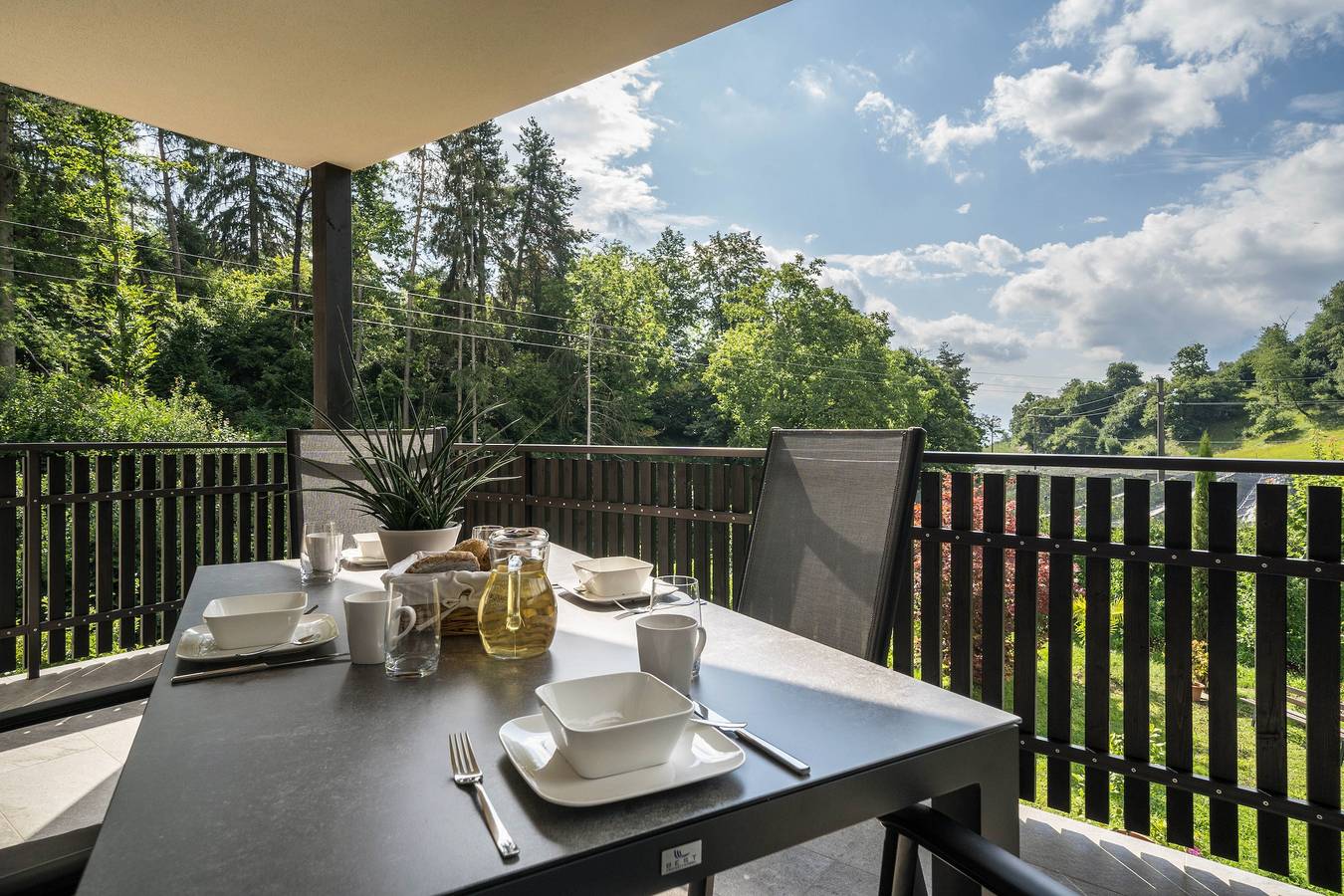 Ganze Wohnung, Ferienwohnung "Wiesgut Jonagold" mit Bergblick, privater Terrasse und Wlan in Tisens, Nonsberggruppe