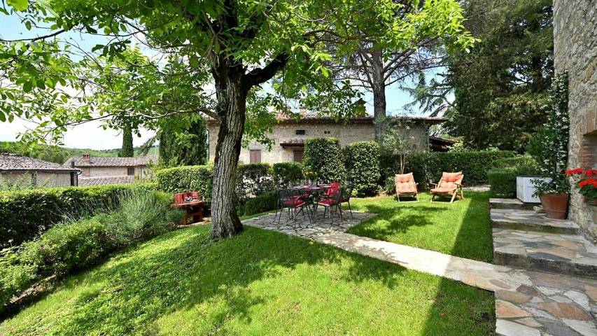 Gîte pour 4 personnes, avec jardin et vue ainsi que piscine et terrasse dans San Sano - 2