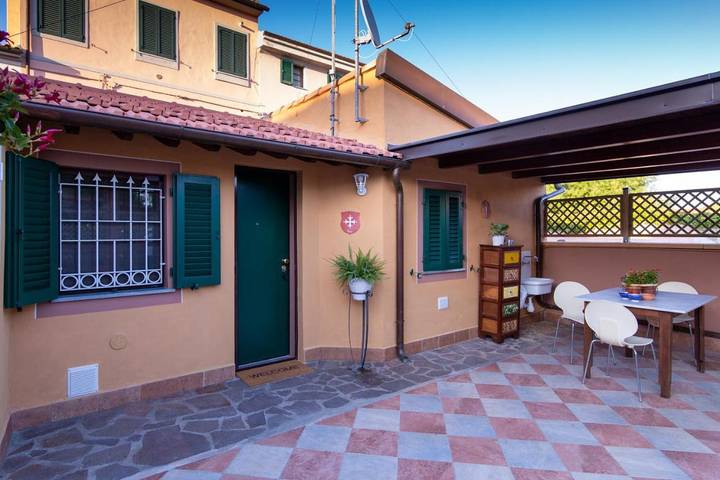 Appartamento per 2 persone, con Terrazza e Giardino a Cascina