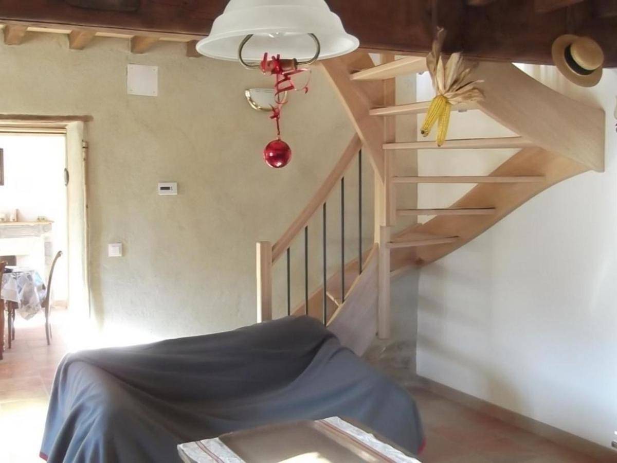 Holiday Home (7 Adults) in Saint-Georges-de-Baroille, Région de Roanne