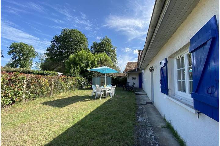 Location de vacances pour 8 personnes, avec Terrasse et Jardin à Mézos