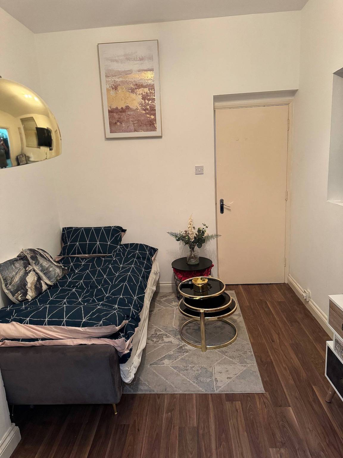 Entire apartment, Modern 1-Bedroom Flat in Trendy Leytonstone in Waltham Forest, London