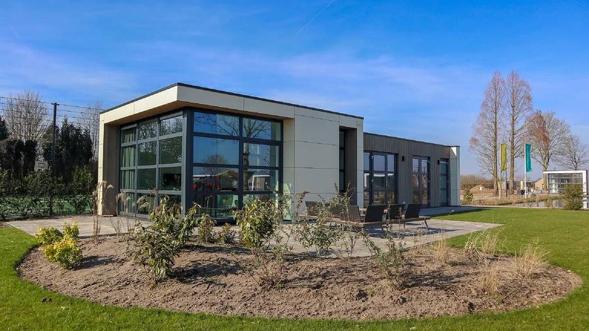 Ferienhaus für 5 Personen, mit Terrasse und Garten sowie Pool