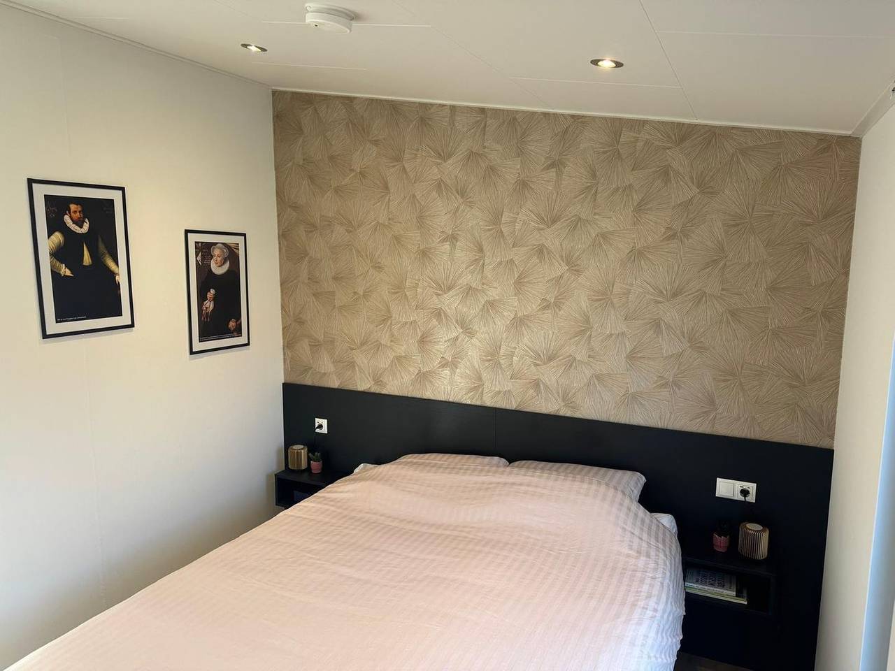 Erleben Sie den Luxus und Komfort im Chalet Enkhuizer Hof Nr. 453 in Enkhuizen, Ijsselmeer