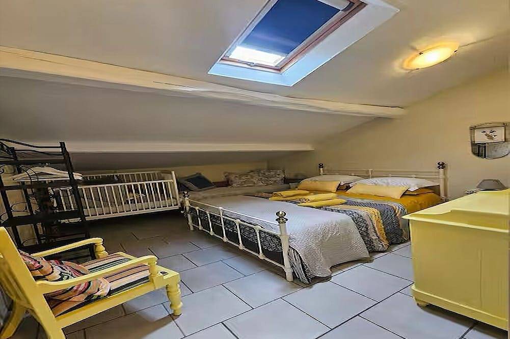 Gîte enchanteur avec piscine privée in Saint-Maigrin, Région de Jonzac