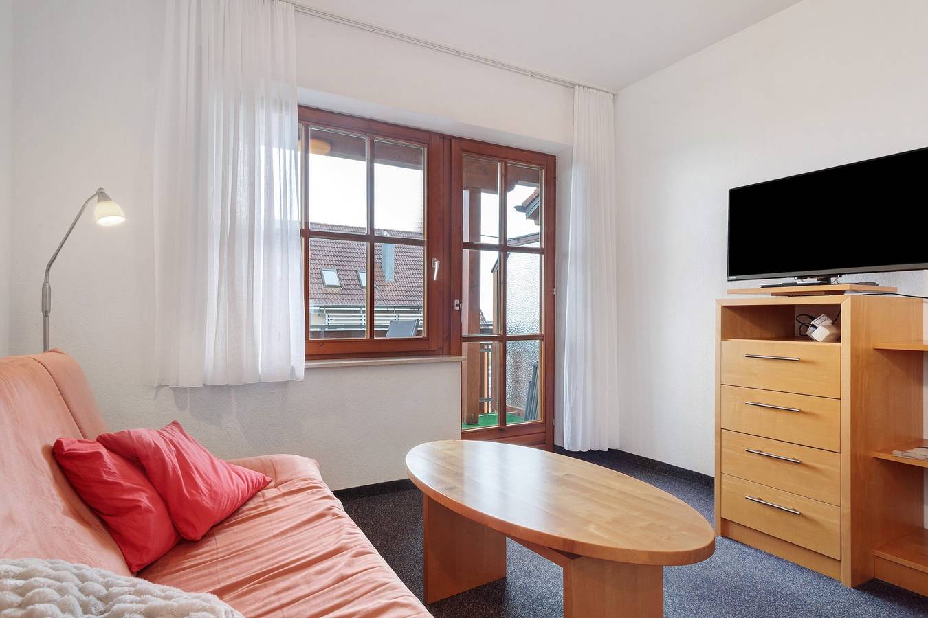 Ganze Wohnung, Ferienwohnung 'Hagnau' mit Seeblick, Gemeinschaftsgarten und Wi-Fi in Hagnau am Bodensee, Region Bodensee-Oberschwaben