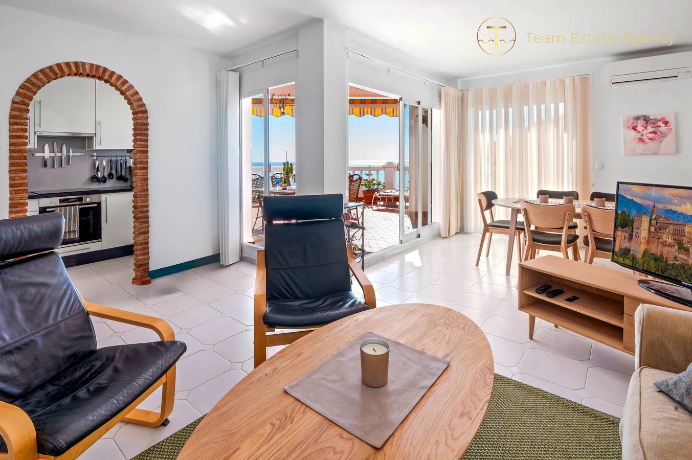 Apartamento entero, Apartamento de vacaciones para 4 personas con terraza in Urbanización Ladera del Mar, Nerja