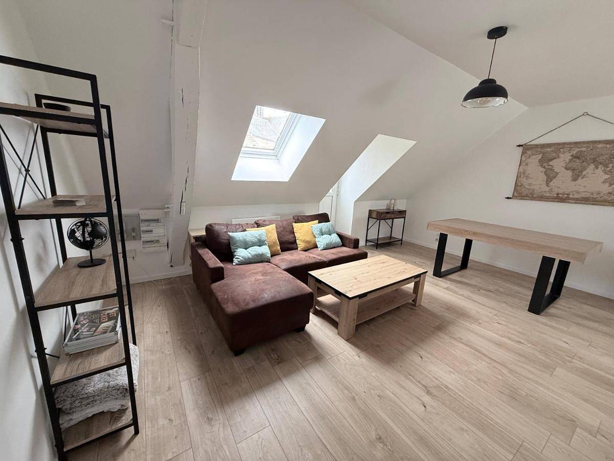 Appartement entier, La nouvelle école in Ruillé-en-Champagne, Sarthe