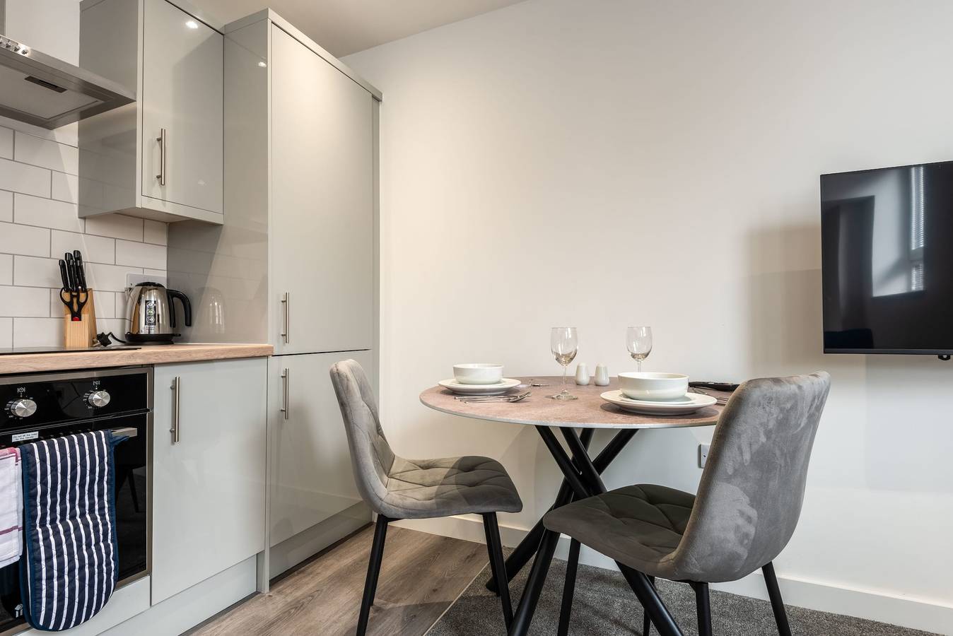 Entire apartment, Contemporary Studio Apartment in Central Rotherham in South Yorkshire