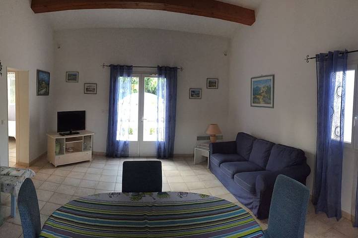 Appartement entier, La Londe Les Maures Maison rdc dans propriété privée à 400 mètres de la mer in La Londe-les-Maures, Parc national de Port-Cros