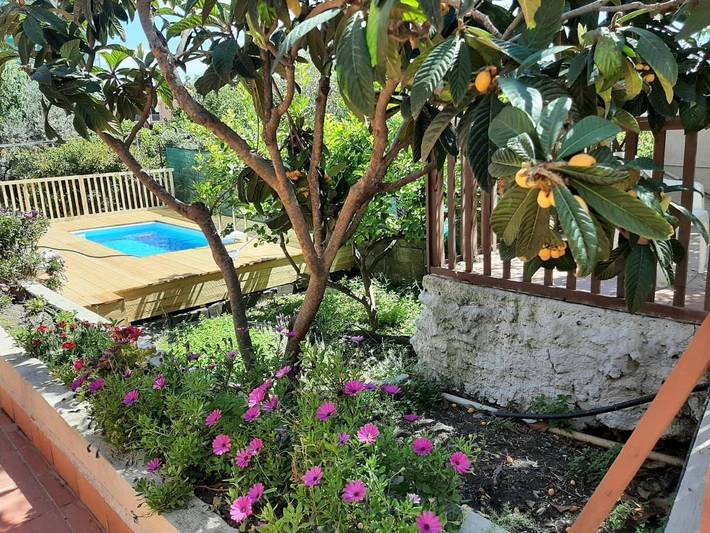 Ferienhaus für 6 Personen, mit Balkon und Terrasse sowie Garten und Pool